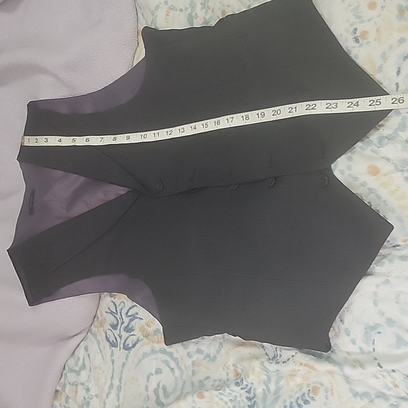 Vest - Picture 8 of 8